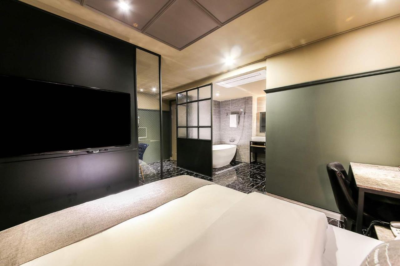 Docking Hotel Gimpo Exterior foto