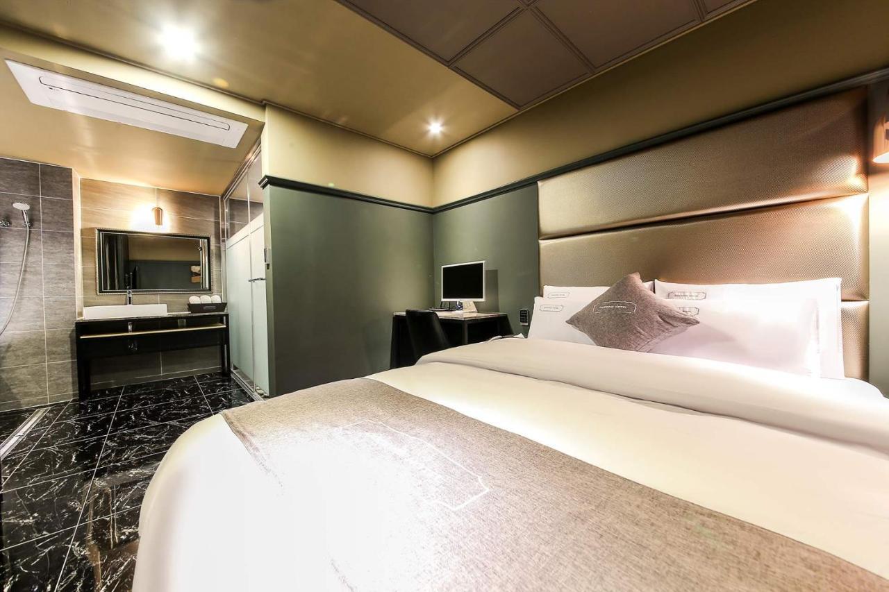 Docking Hotel Gimpo Exterior foto