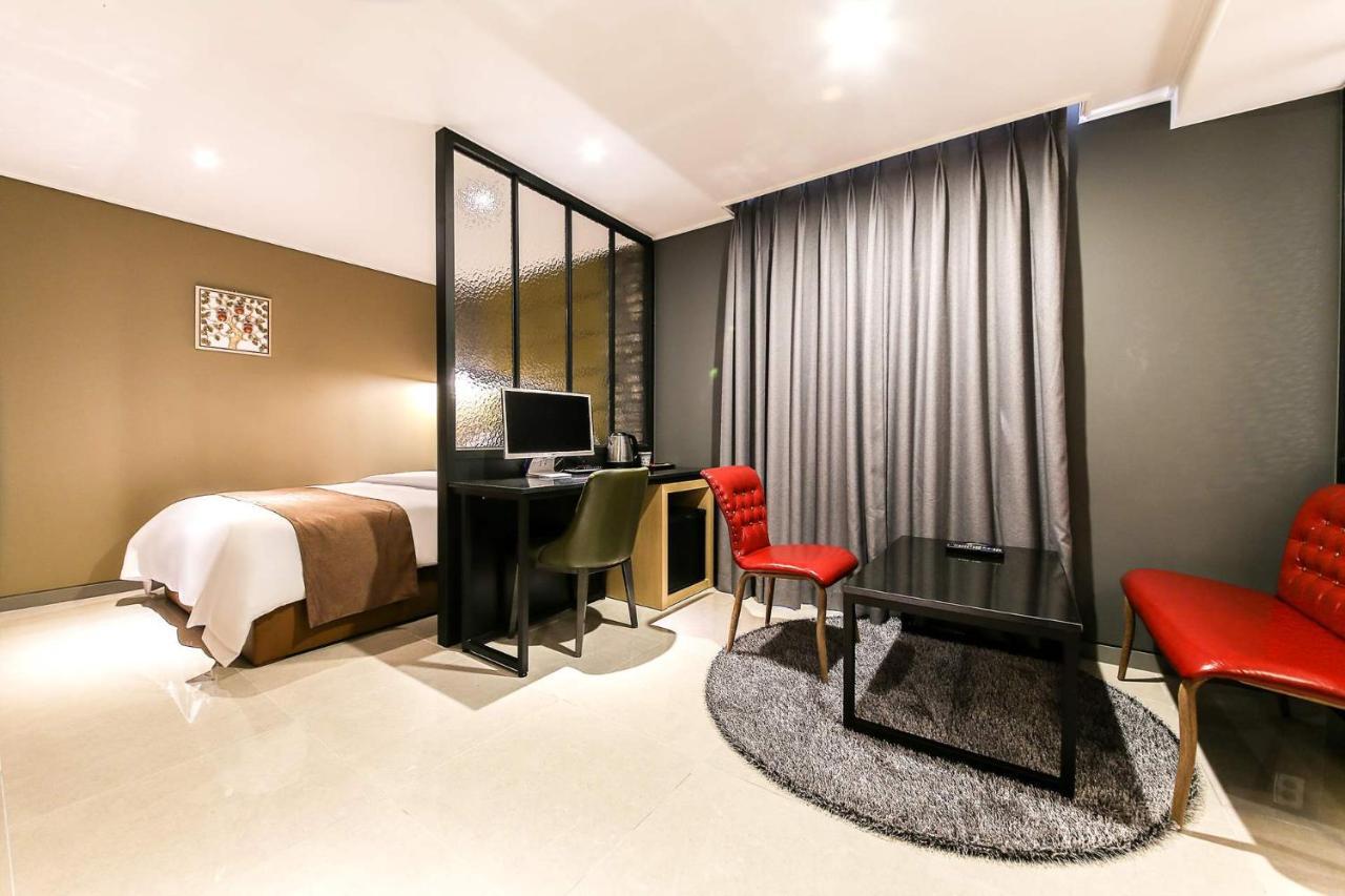 Docking Hotel Gimpo Exterior foto