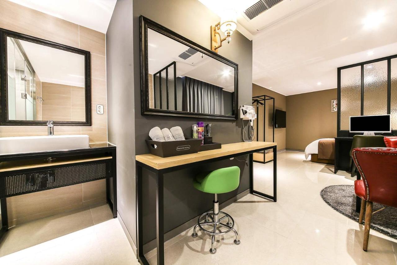 Docking Hotel Gimpo Exterior foto
