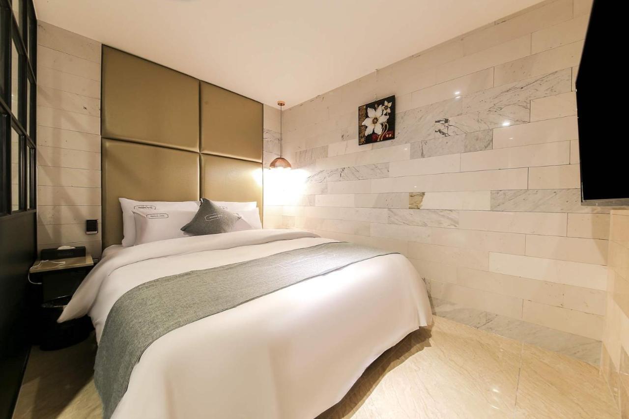 Docking Hotel Gimpo Exterior foto